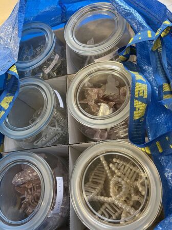 4 ks. Hårklemmer + glaskrukker