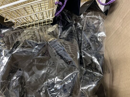 2 ks. Hårklemmer + div accessories + metal kurve