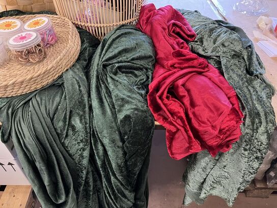 Velour duge, kurve, kunstige blomster, accessories