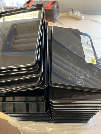 Plastbokse, dækservietter, kunstskind