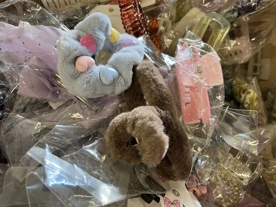 2 ks. Hårklemmer + div accessories