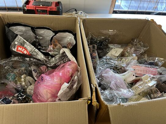 2 ks. Hårklemmer + div accessories