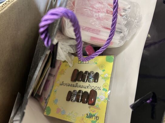 2 ks. Hårklemmer + div accessories + metal kurve