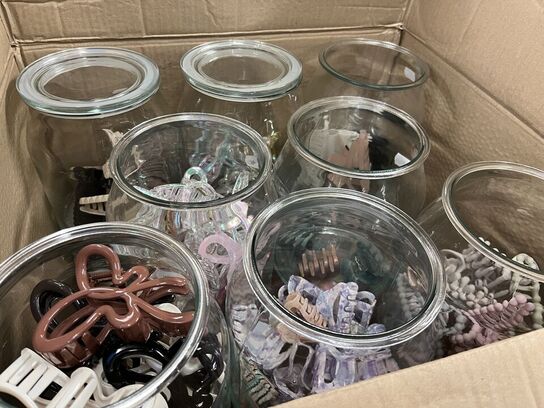 2 ks. Hårklemmer + glaskrukker