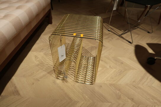 Skammel AYTM Curva Stool And Shelf Gold