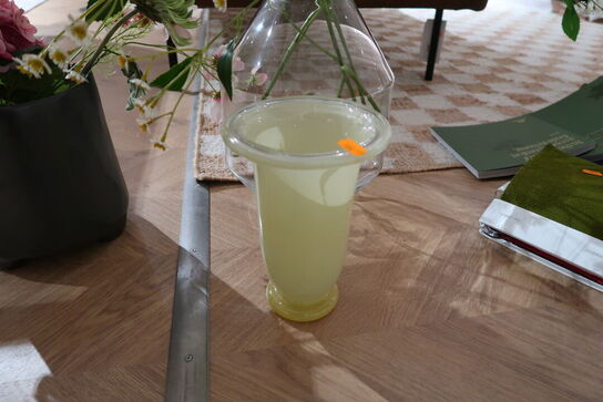 3 stk. vaser med div. Kunstige blomster