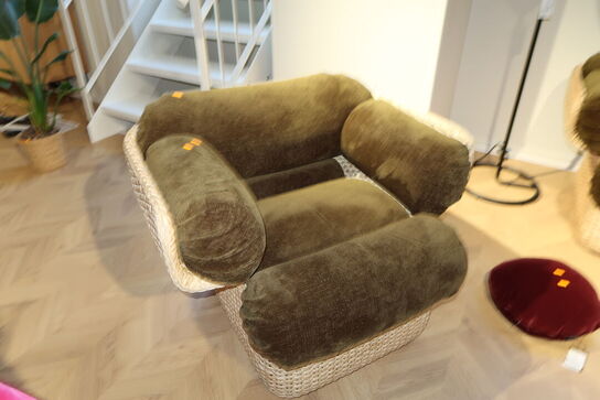 LænestolGUBI Basket Rattan / Mumble