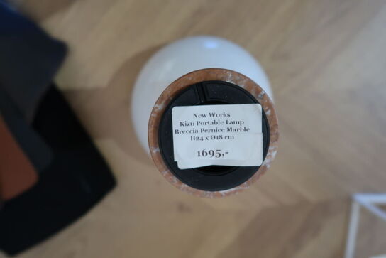 Bordlampe NEW WORKS Kizu Portable Breccia Pernice Marble