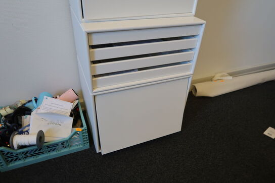 4 stk. reoler/skabe MONTANA