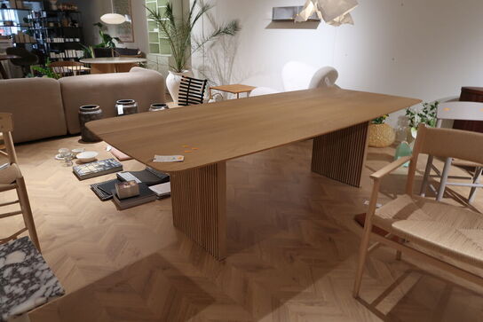 Spisebord DK3 TEN TABLE Eg/sæbe (se lille revne i plade)