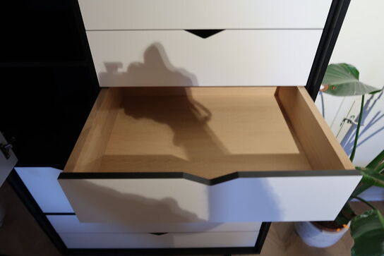 Skab BRDR. ANDERSEN S5 sort lakeret med farvet front