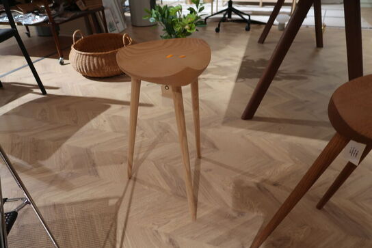 Taburet PP MØBLER Sela Ask Sæbebehandlet