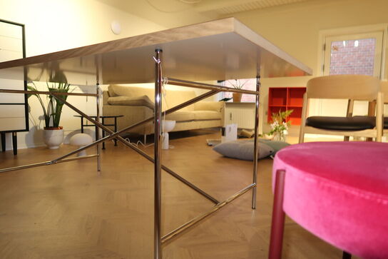 Spisebord EIERMUNK m/lineleum og cromstel