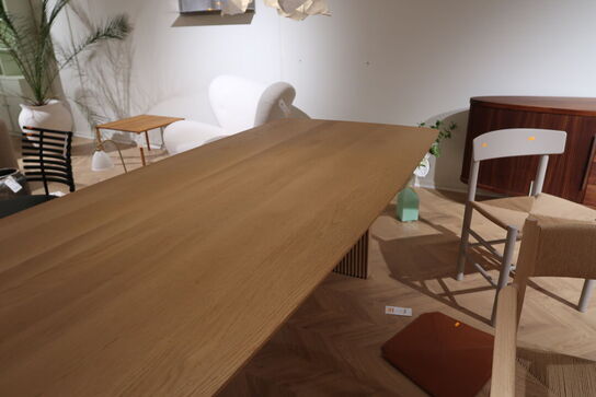 Spisebord DK3 TEN TABLE Eg/sæbe (se lille revne i plade)