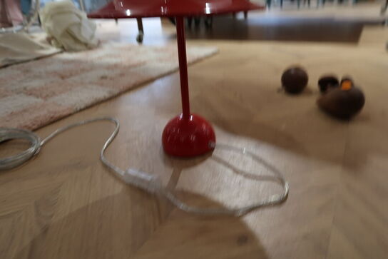 Bordlampe VERPAN Pantom Bright Red Lille