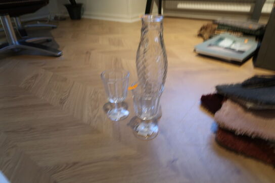 2 stk. glas samt karaffel