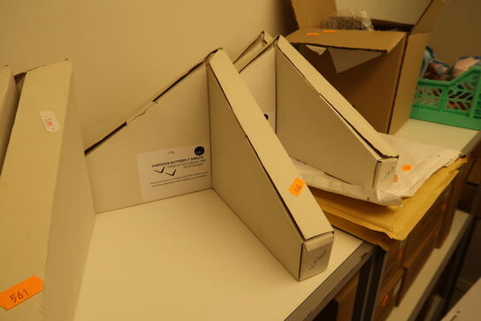 2 stk. hylder DK3 Cadovius Butterfly Shelf