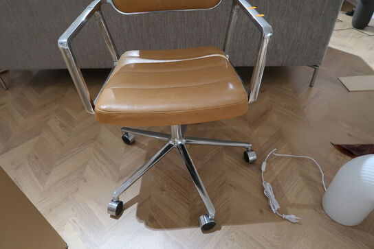 Kontorstol VIPP Vipp453 Swivel+ Chair Camel Leather 101
