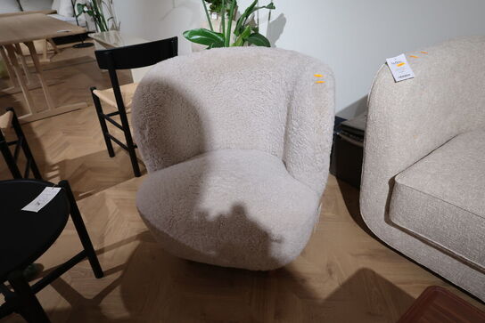 Lænestole GUBI Stay Lounge Chair Sheepskin, Skandilock