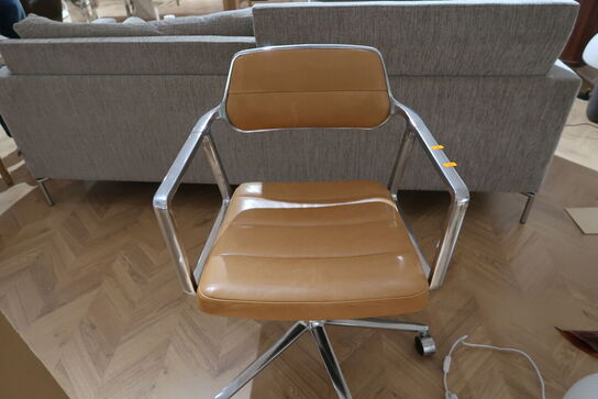 Kontorstol VIPP Vipp453 Swivel+ Chair Camel Leather 101