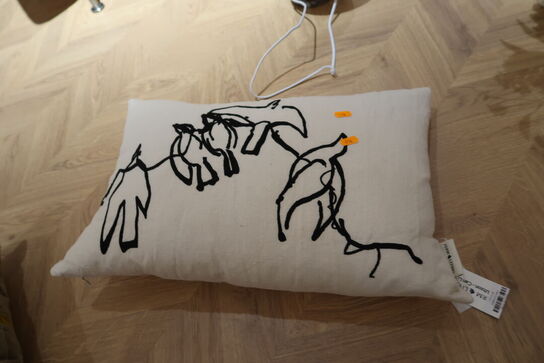 Pude FERM LIVING Vuelo Cushion