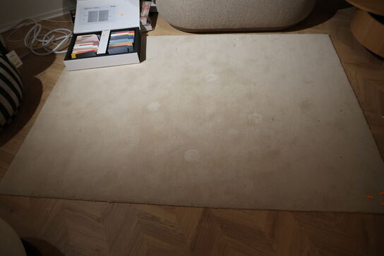 Gulvtæppe FERM LIVING Stille Tufted Rug Off White