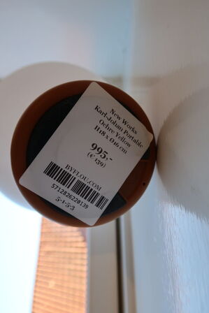 Bordlampe NEW WORKS Karl-Johan Portable Ochre Yellow