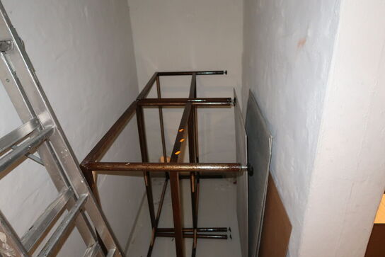 2 stk. udstillingsborde