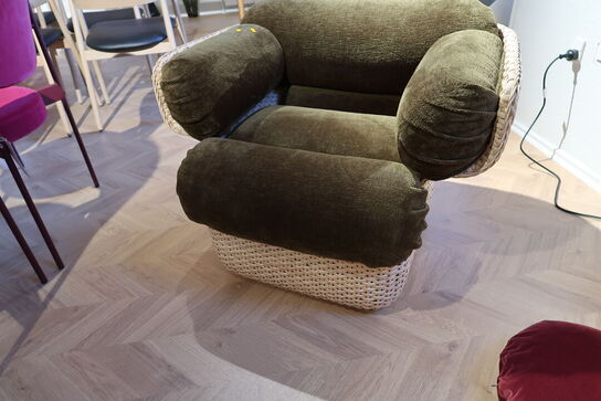 LænestolGUBI Basket Rattan / Mumble