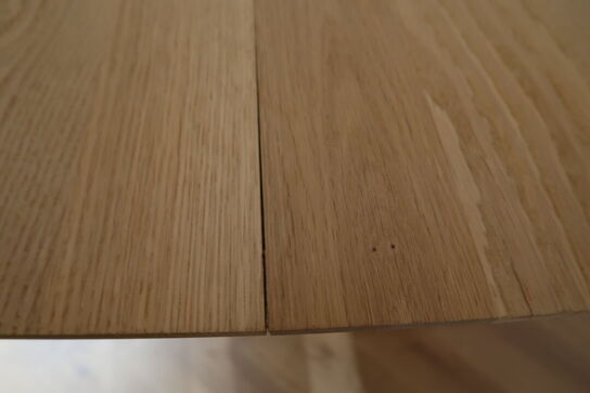 Spisebord DK3 TEN TABLE Eg/sæbe (se lille revne i plade)