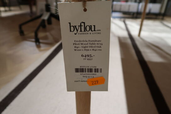 Sofabord FREDERICIA FURNITURE Piloti Wood 6715