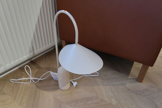 Bordlampe FERM LIVING Arum Cashmere