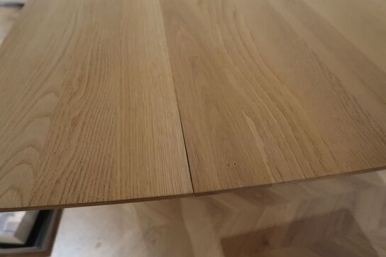 Spisebord DK3 TEN TABLE Eg/sæbe (se lille revne i plade)