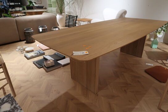 Spisebord DK3 TEN TABLE Eg/sæbe (se lille revne i plade)