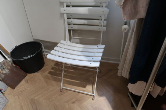 2 stk. klapstole samt klapbord