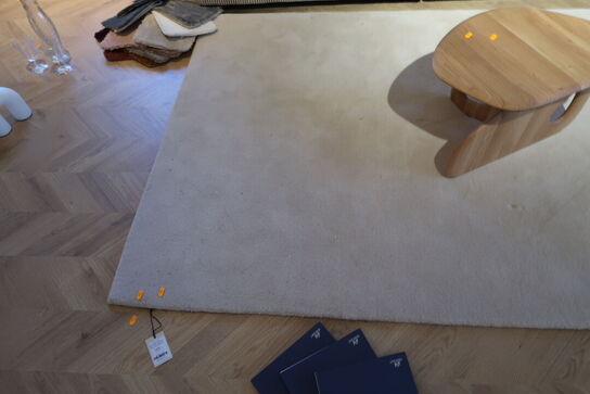 Gulvtæppe FERM LIVING Stille Tufted Off-White