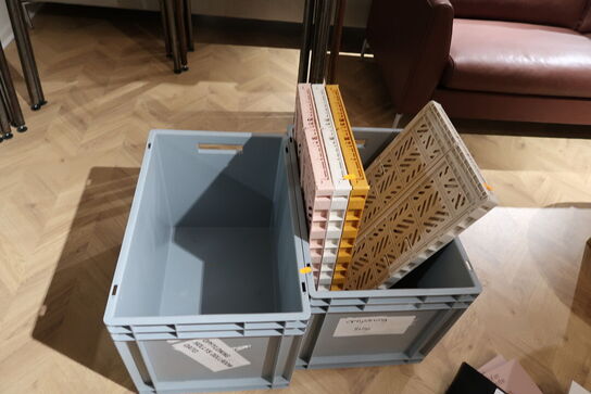 Div. Plastikkasser bl.a. HAY