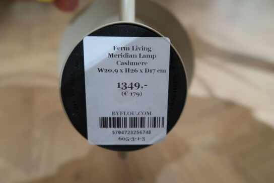 Bordlampe FERM LIVING Meridian Lamp Cashmere