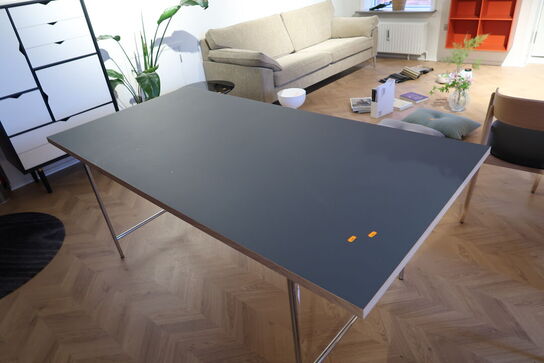Spisebord EIERMUNK m/lineleum og cromstel