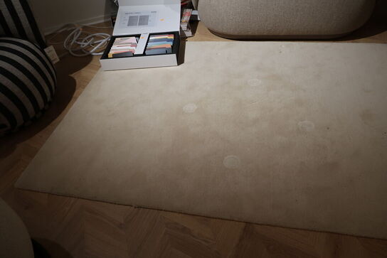 Gulvtæppe FERM LIVING Stille Tufted Rug Off White