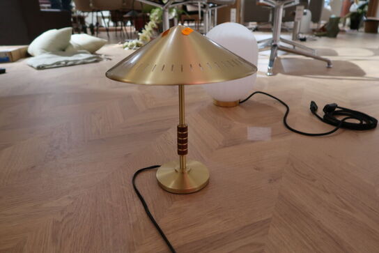 Bordlampe LYFA Governor Table 250 Brass