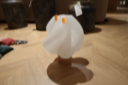 Bordlampe CRÉME ATELIER Soft Serve Table Lamp Wild Strawberry