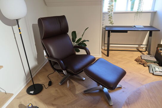 Lænestol BERG FURNITURE Nasa Armchair W. Leather. Rustical med skammel