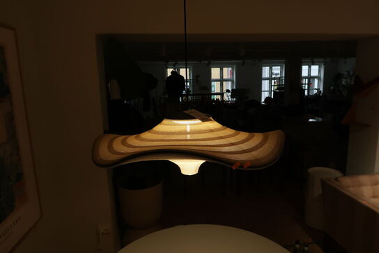 Pendel MADE BY HAND Flying Lamp Ø78, Golden Sand