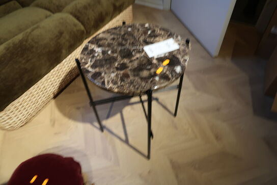 Sidebord A. PETERSEN Metal Stool By Ole Yellow