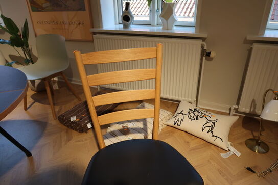 Spisebordsstol BERNSTORFFSMINDE SH Eg Sæbe / Sort