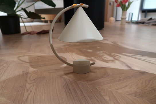 Bordlampe FERM LIVING Meridian Lamp Cashmere