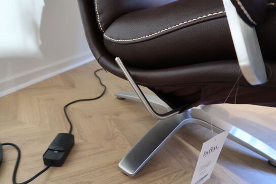 Lænestol BERG FURNITURE Nasa Armchair W. Leather. Rustical med skammel