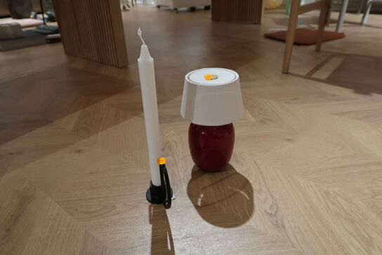 Bordlampe AUDO COPENHAGEN Torso Table Lamp Ruby