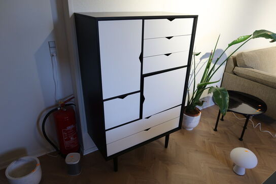 Skab BRDR. ANDERSEN S5 sort lakeret med farvet front